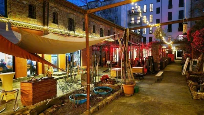 Sommerterrasse und Innenhof Pulsraum Berlin Wedding – Outdoor-Events 3
